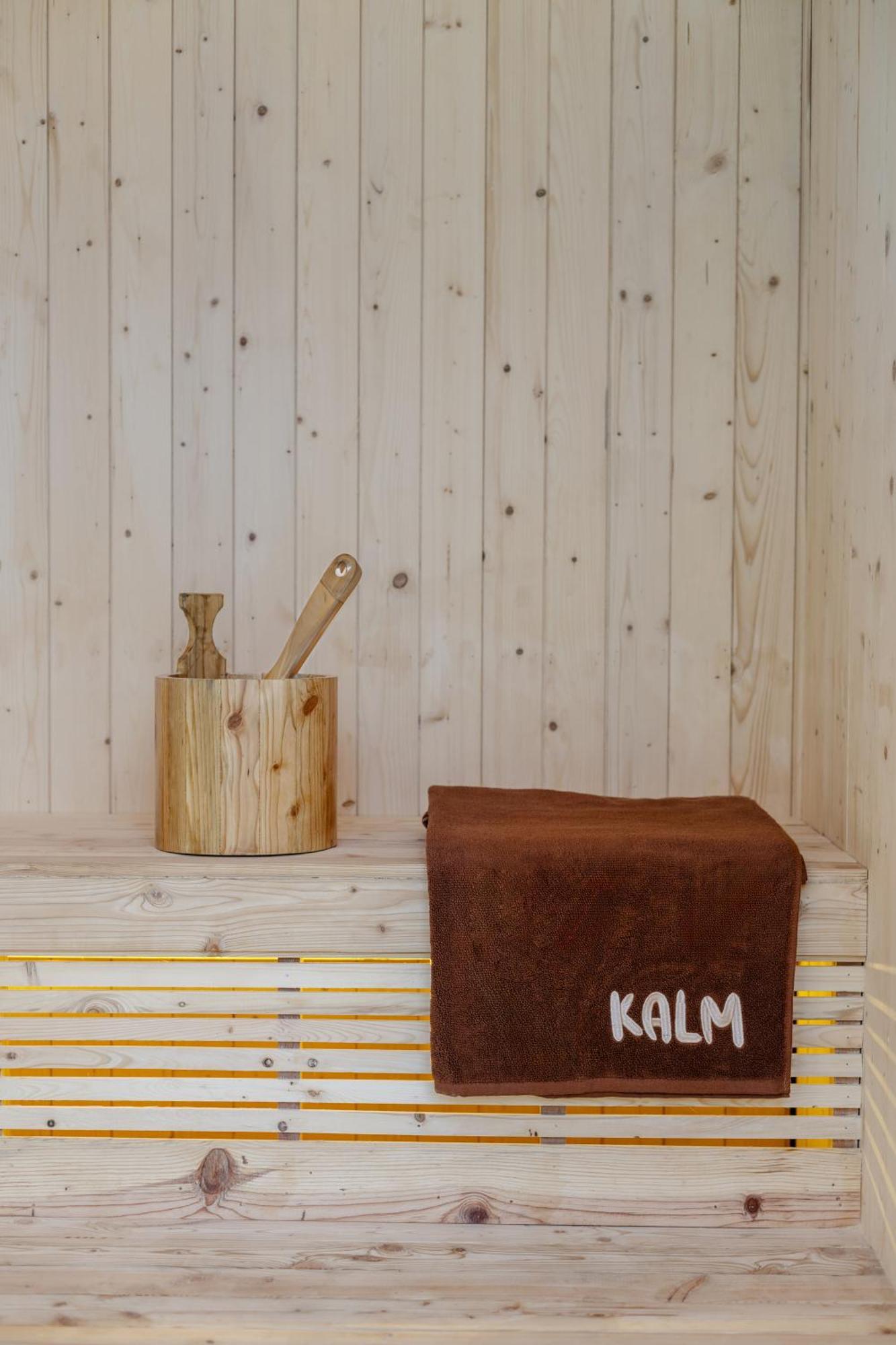 Kalm Bali Hotel Canggu Exterior foto