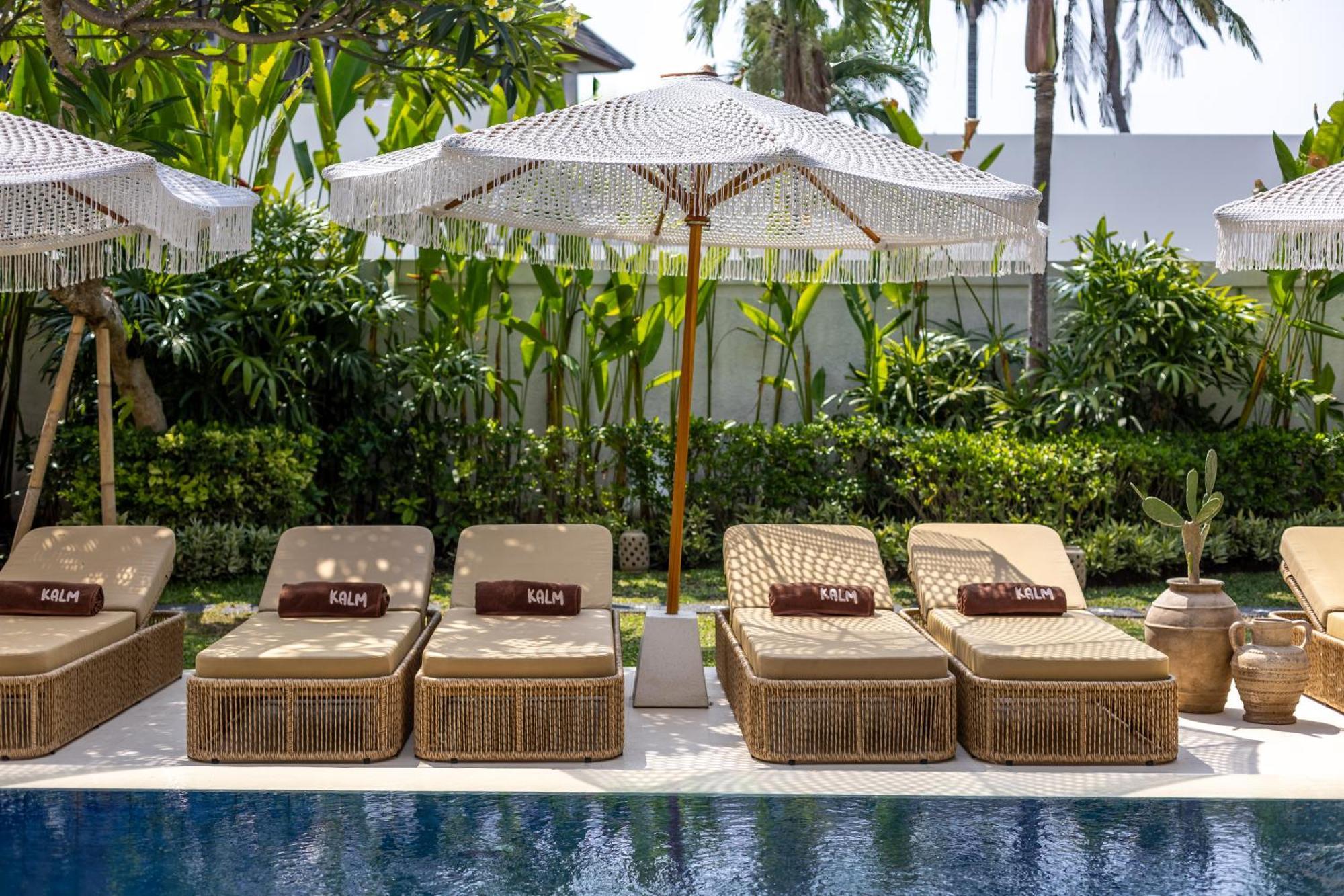 Kalm Bali Hotel Canggu Exterior foto